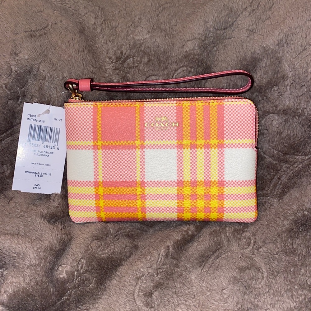 Coach Corner Zip Wristlet Gold/Taffy Multi Garden Plaid Print